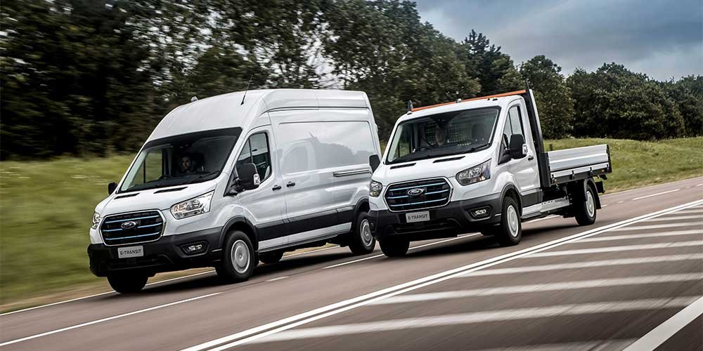 Ford Pro anuncia início de vendas da van elétrica E-Transit