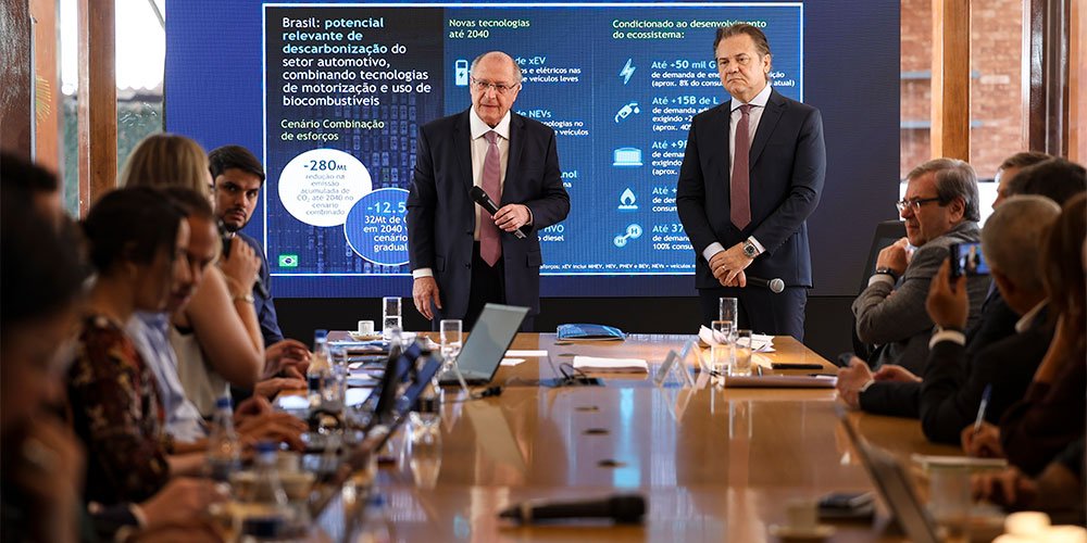 50 dos veículos vendidos na virada da década serão híbridos ou elétricos aponta estudo