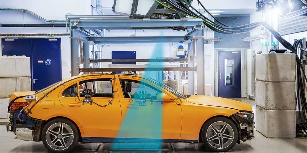 Mercedes-Benz realiza crash test utilizando Raio-X